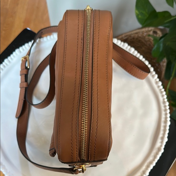 Cole Haan Brown and Gold Crossbody Bag with Elegant Design - Picture 4 of 16